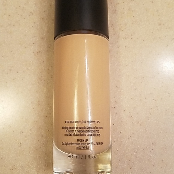 BareMinerals BarePro Silk 15 Liquid SPF 20 - Picture 2 of 4